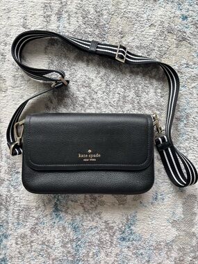 kate spade black pebbled leather wallet with gold logo